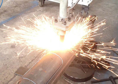 Lampen-Tür-Laser-Rohr-Schneidemaschine, 50-Hz-kundenspezifischer Farbe-CNC-Rohr-Schneider
