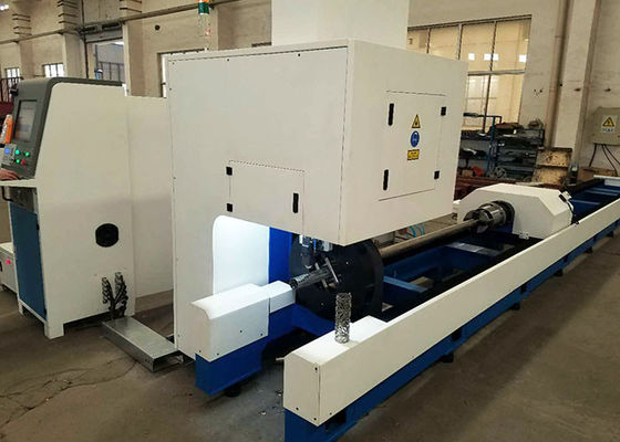 4KW Automatische CNC-Rohr-Faserlaserschneidmaschine Hohe Schnittgeschwindigkeit 1070nm Wellenlänge