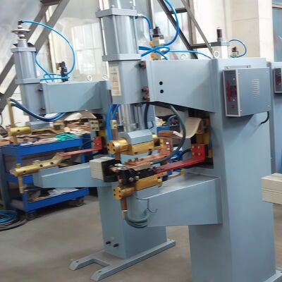 Automatische Schweißmaschine für Türscharniere der Serie DN