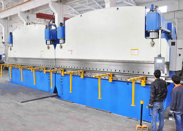 320 T CNC synchronisieren Tandempresse-Bremsverbiegende Maschinen-Anfang von der Trapez-Platte